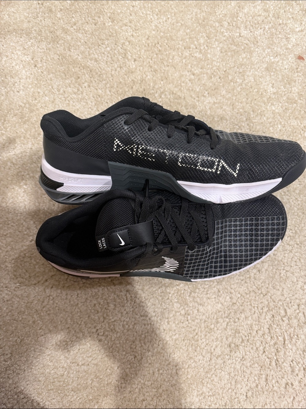 Nike Men’s Black and White Training Sneakers